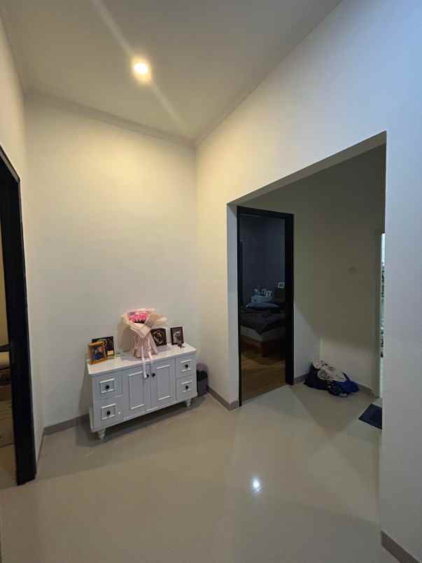 dijual rumah geneve residence cilodong