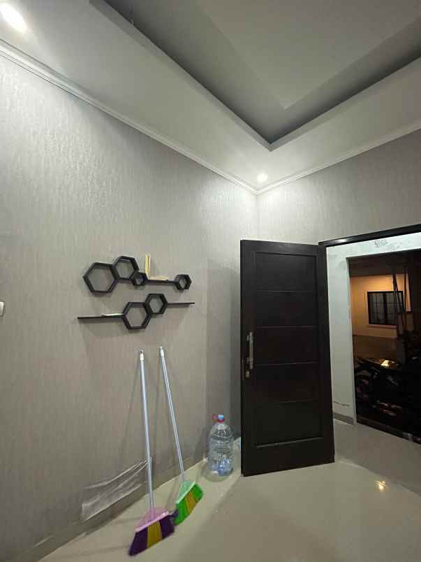 dijual rumah geneve residence cilodong