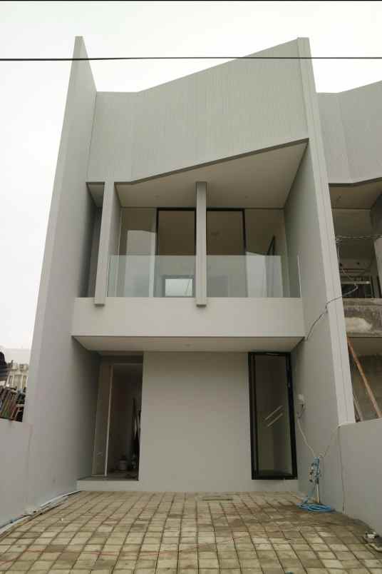 dijual rumah graha green garden dian istana