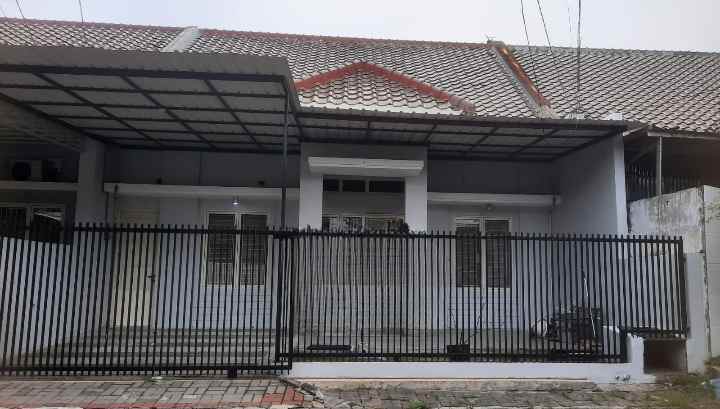 dijual rumah graha santoso regency