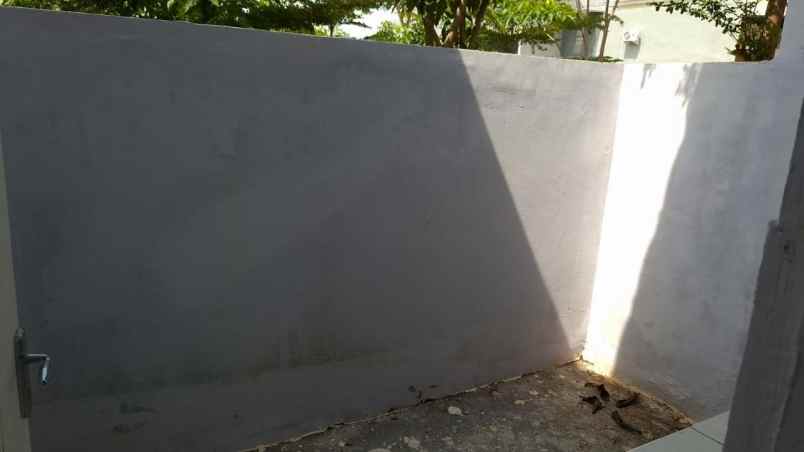 dijual rumah grand kedamean regency