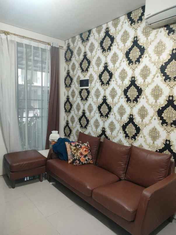 dijual rumah grand pakuwon cluster queensland