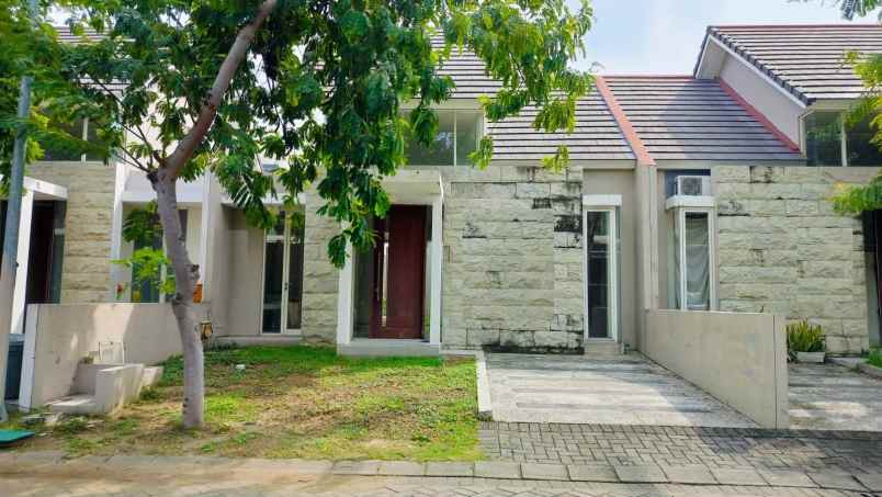 dijual rumah greenlake citraland