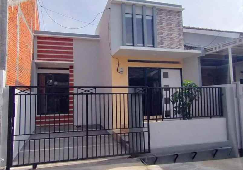 dijual rumah griya permata alam