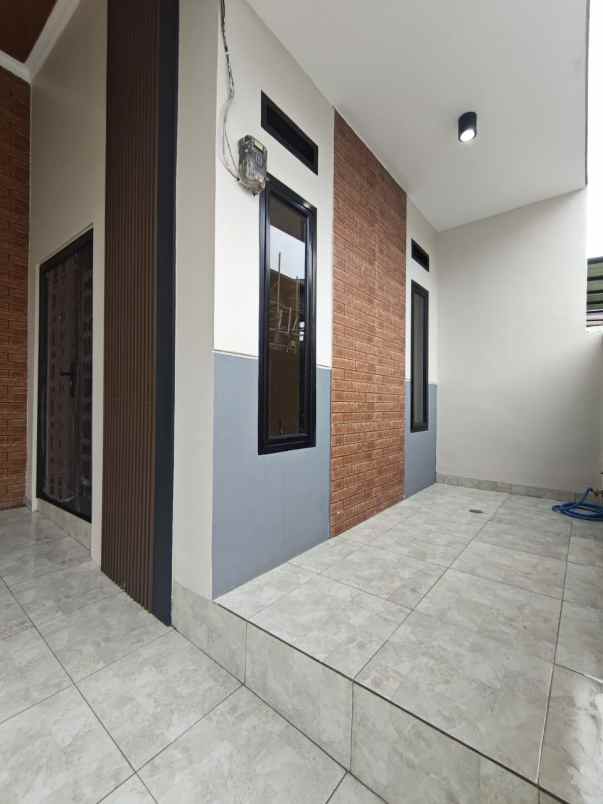 dijual rumah harapan indah