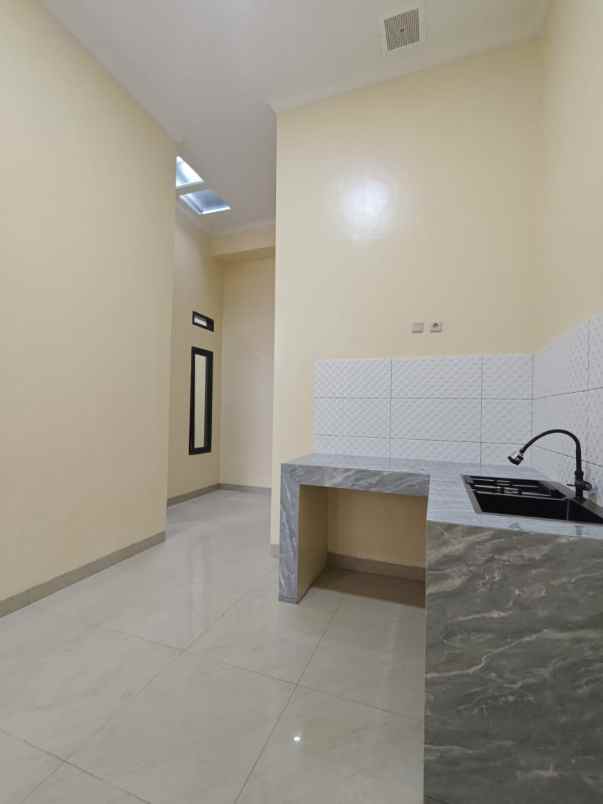 dijual rumah harapan indah