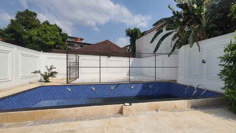 dijual rumah jagakarsa