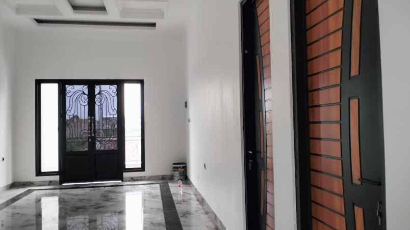 dijual rumah jagakarsa raya jakarta selatan