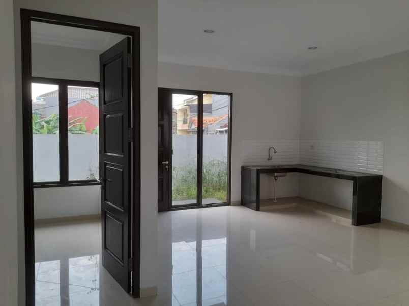 dijual rumah jagakarsa raya jakarta selatan