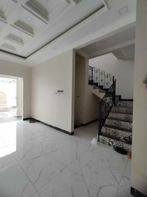 dijual rumah jalan batan raya tirtajaya