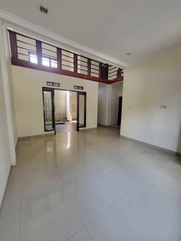 dijual rumah jalan derwati