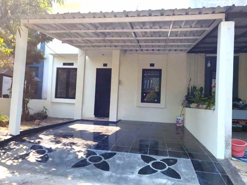 dijual rumah jalan derwati