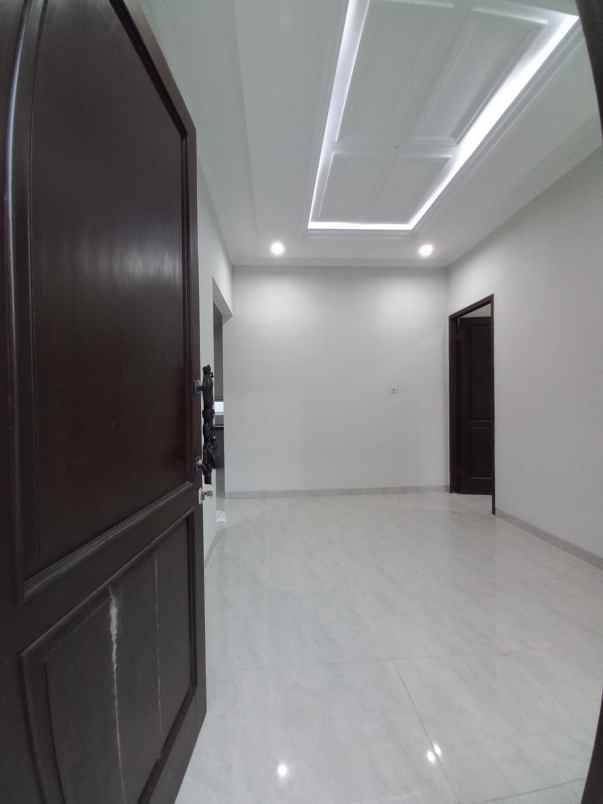 dijual rumah jalan h kocen