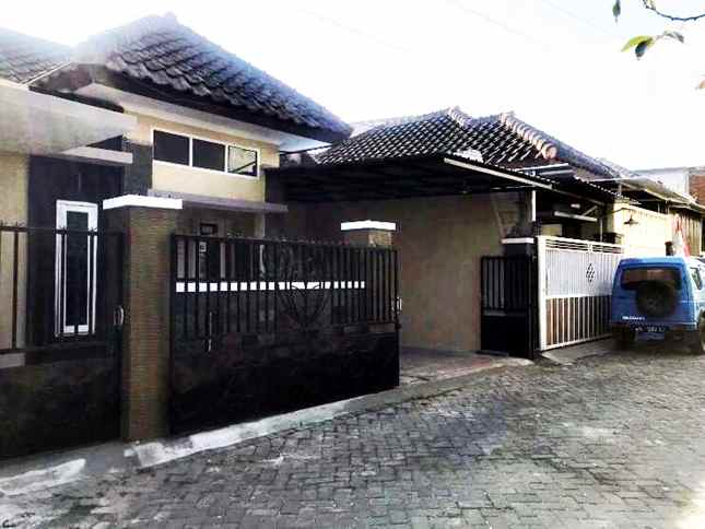 dijual rumah jalan janti barat