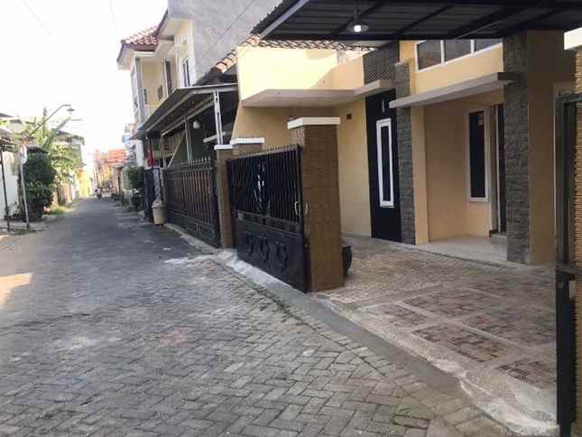 dijual rumah jalan janti barat