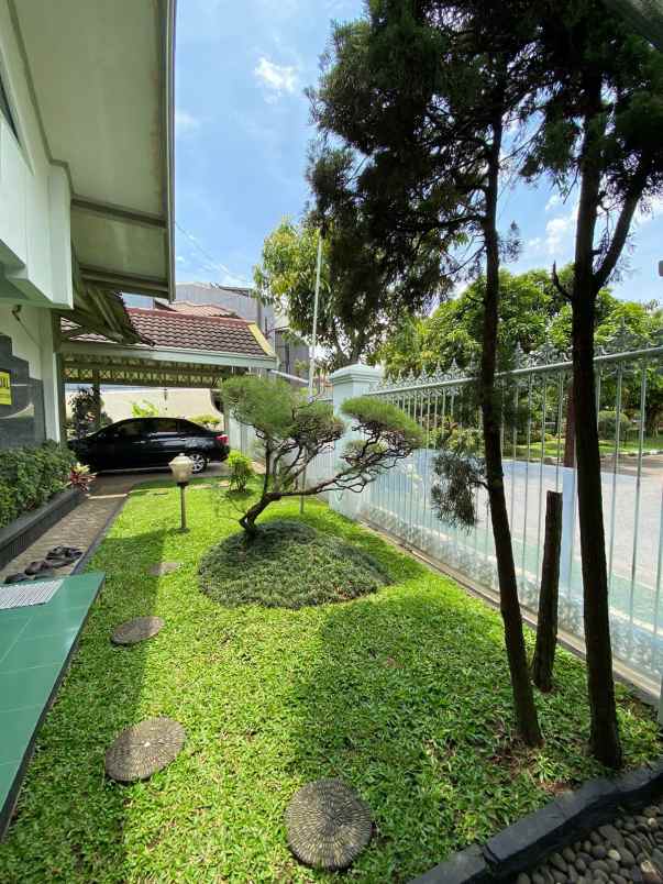 dijual rumah jalan jupiter margahayu raya