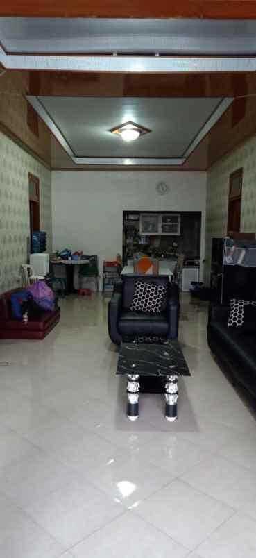 dijual rumah jalan kenanga