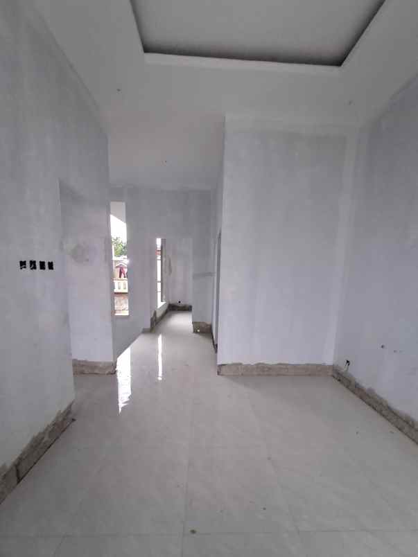 dijual rumah jalan mandor basar