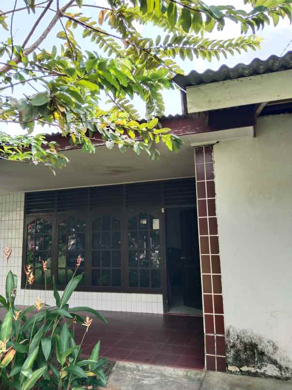 dijual rumah jalan melur