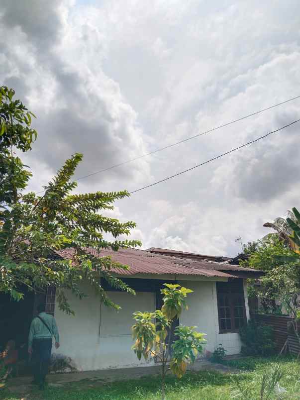 dijual rumah jalan melur