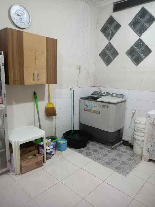 dijual rumah jalan muhtar raya sawangan