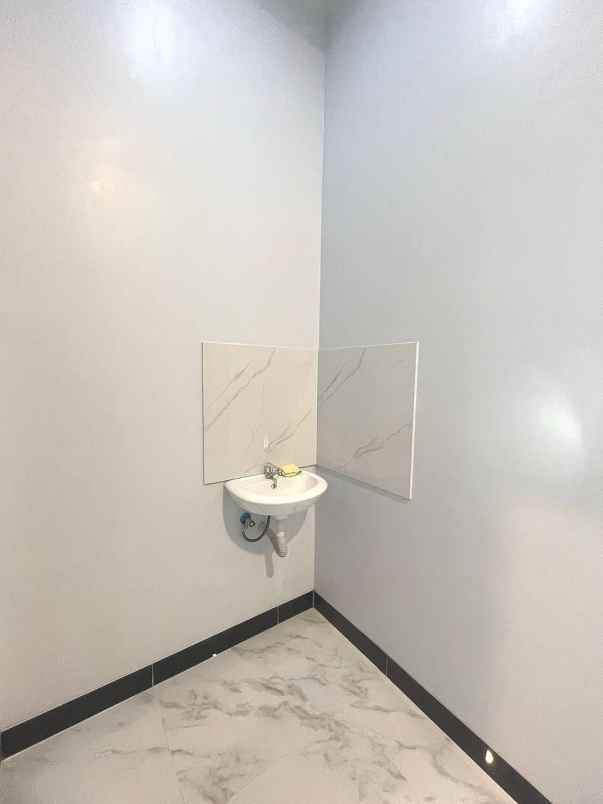 dijual rumah jalan raya arinda pondok aren