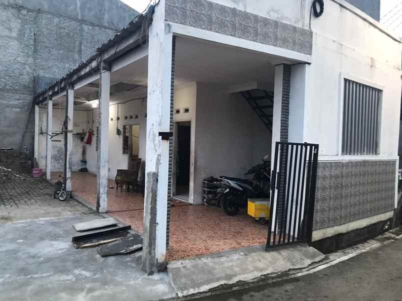 dijual rumah jalan raya centex