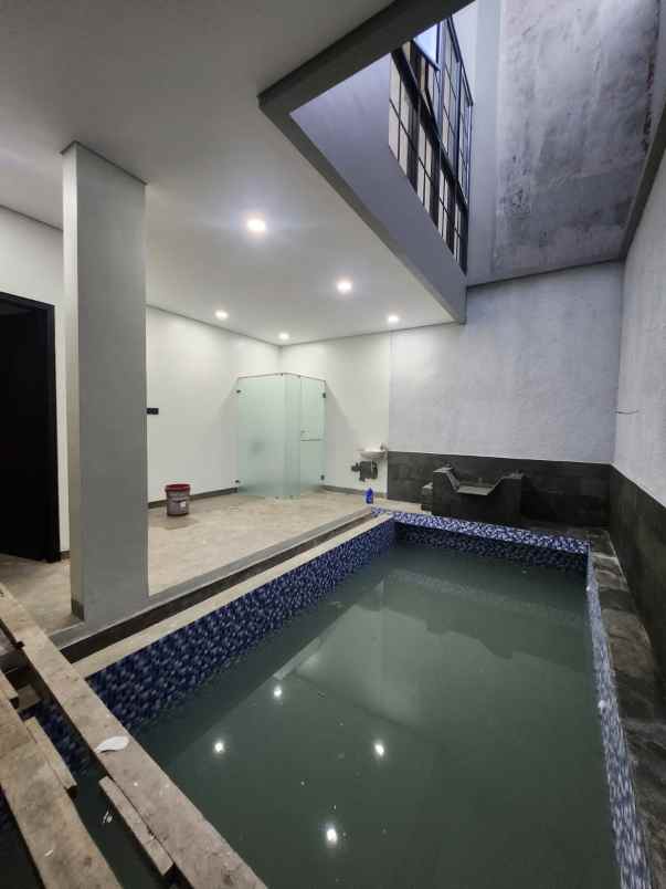 dijual rumah jalan raya cilandak