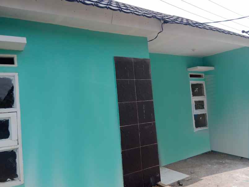 dijual rumah jalan raya laswi jelekong