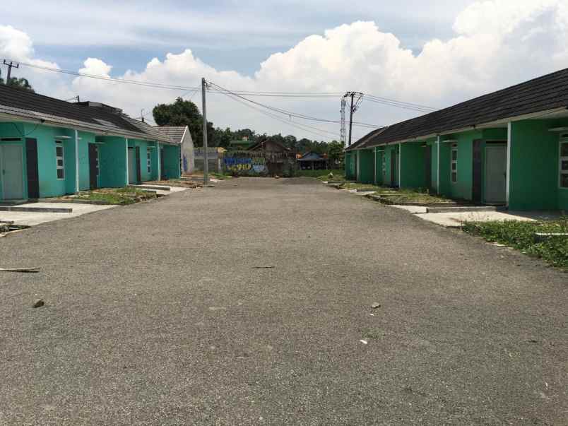 dijual rumah jalan raya laswi jelekong