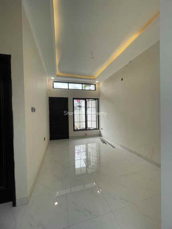 dijual rumah jalan raya peninggilan