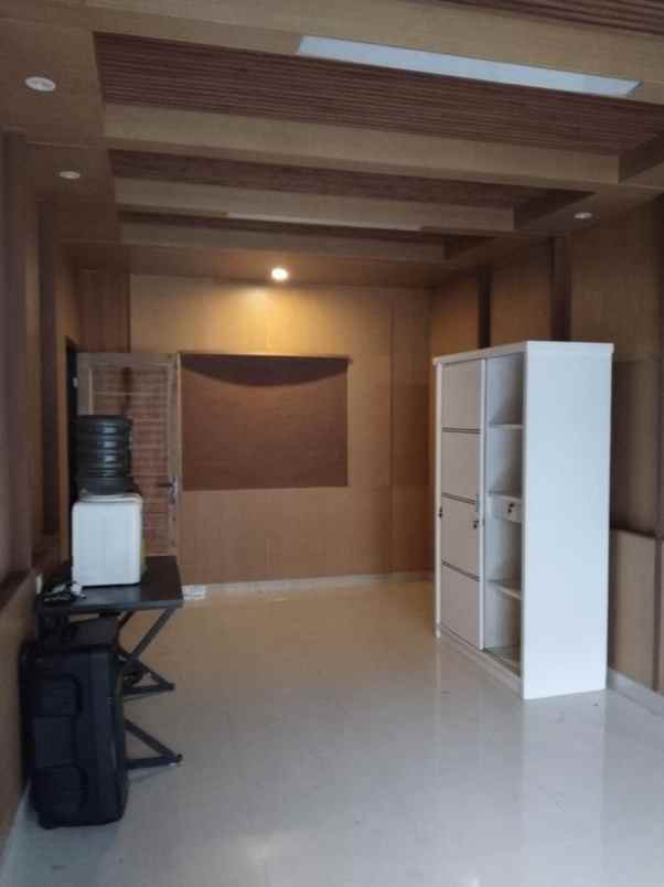 dijual rumah jalan salendro