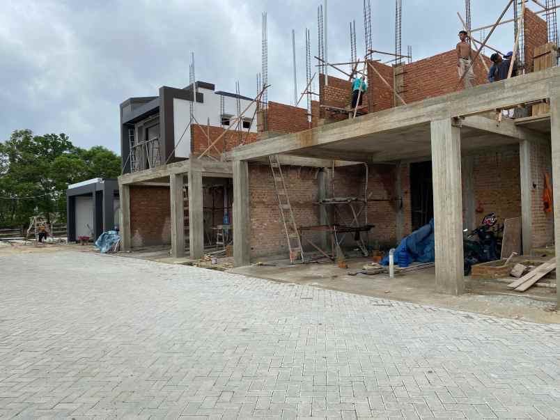 dijual rumah jalan soeka