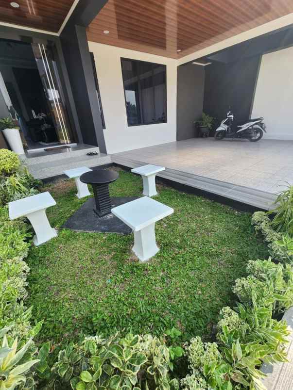 dijual rumah jalan soeka