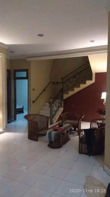 dijual rumah jalan wadas raya