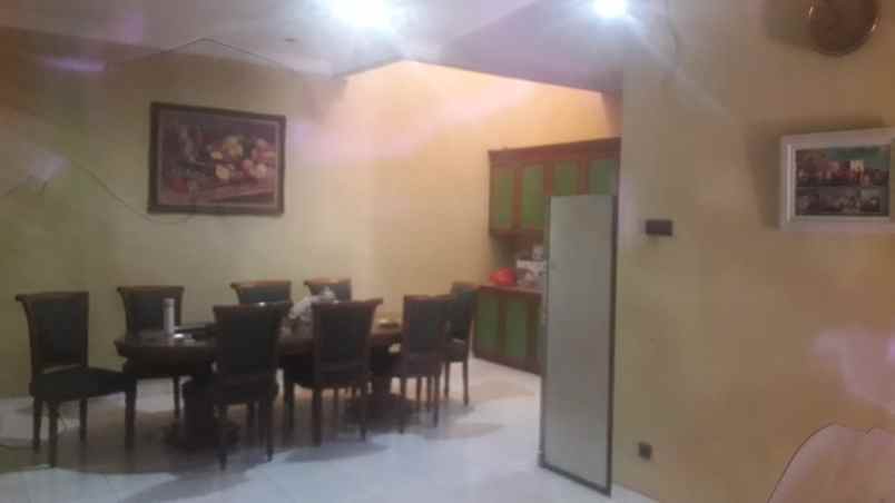 dijual rumah jalan wadas raya