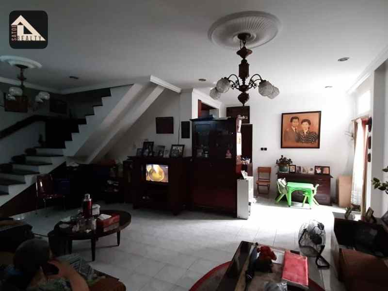 dijual rumah jalan wijaya kebayoran baru