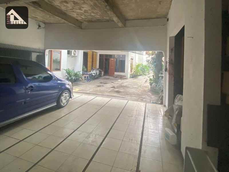 dijual rumah jalan wijaya kebayoran baru