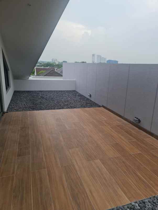 dijual rumah jalan woodland