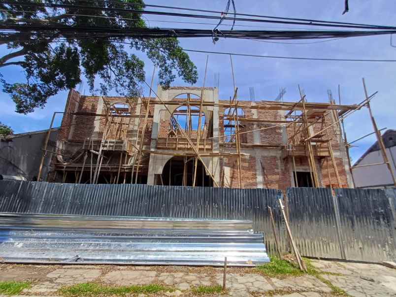 dijual rumah jati padang