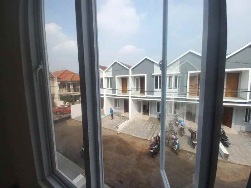 dijual rumah jatipadang raya