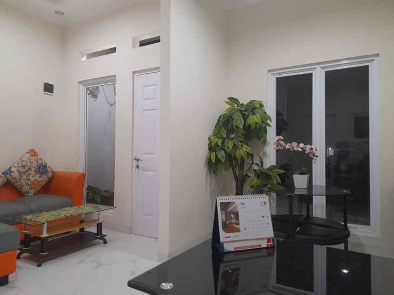 dijual rumah jejalen tambun utara