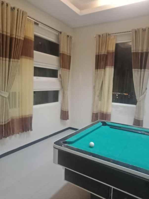 dijual rumah jl abdul gani atas