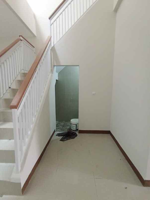 dijual rumah jl babatan