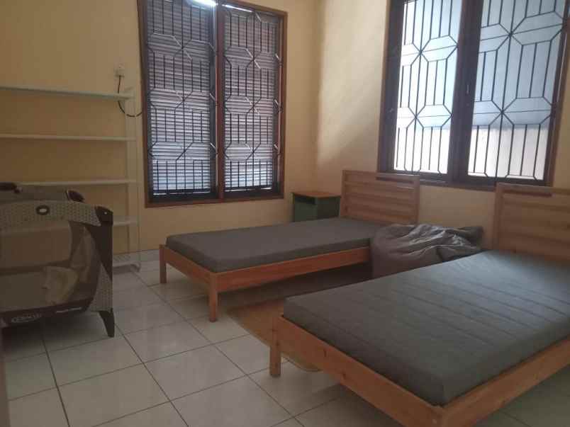 dijual rumah jl benda