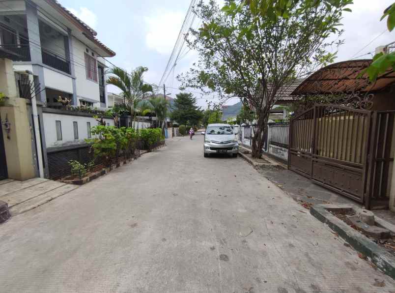 dijual rumah jl bengkulu jakasetia