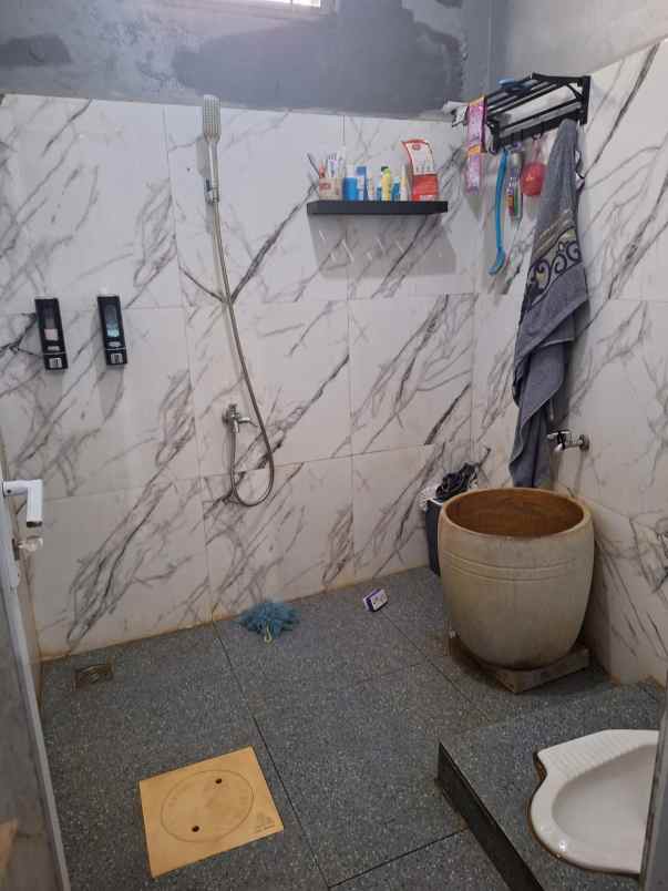 dijual rumah jl bukit barisan