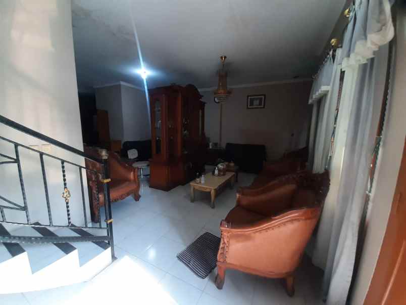 dijual rumah jl cempaka ii blok c4 no 4