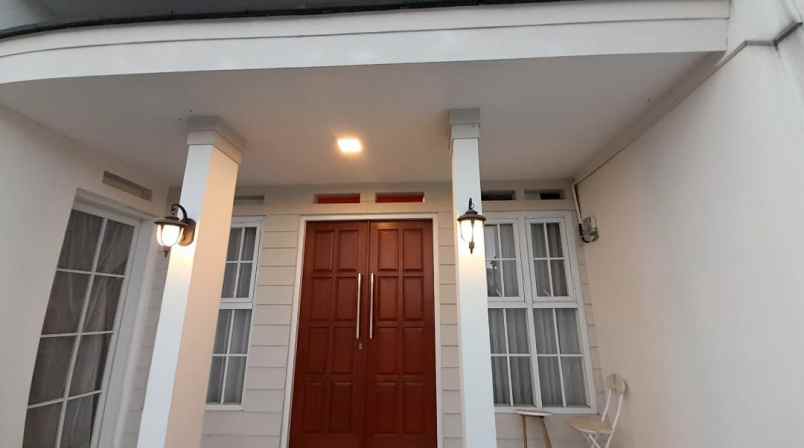 dijual rumah jl cicaranten kulon