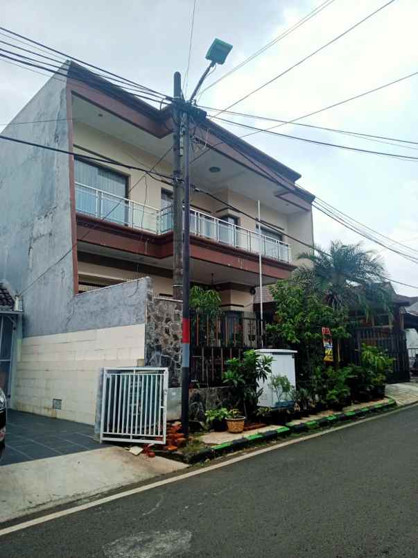 dijual rumah jl curug raya pondok